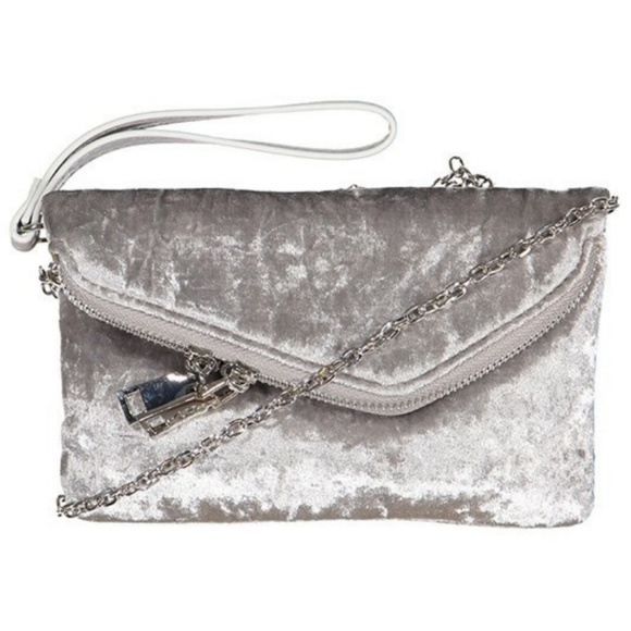 Urban Expressions Handbags - 💋Urban Expressions Lucy Velvet Chain Crossbody